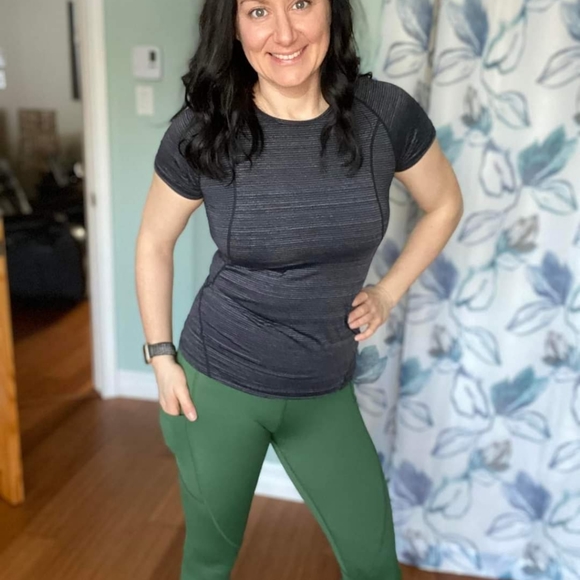 SOLD-Zyia Pine Pockeg Light and Tight Leggings - Picture 10 of 11